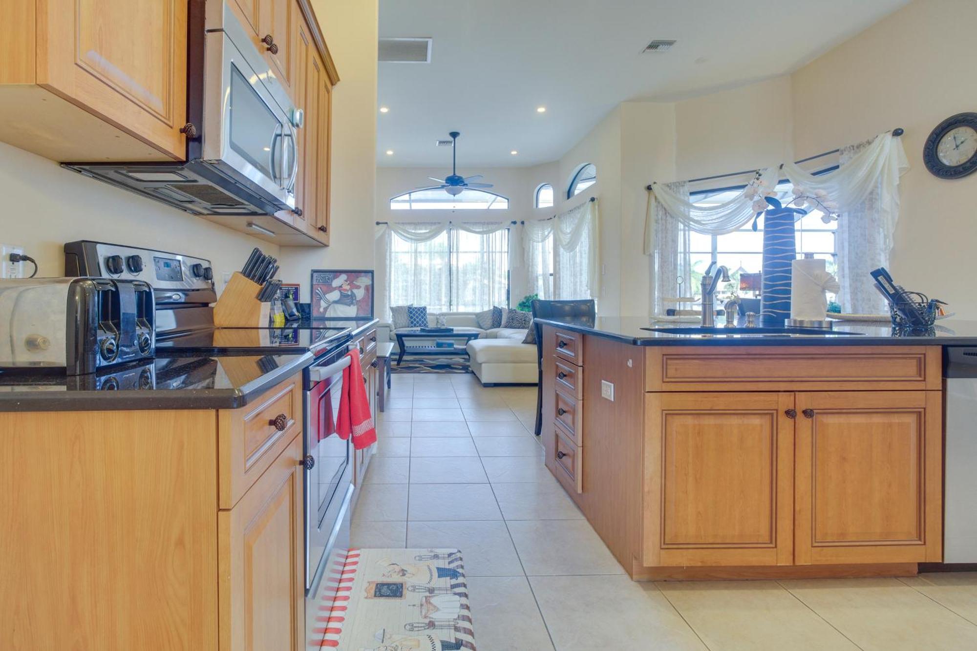 Upscale Marco Island Villa With Outdoor Bar And Pool! エクステリア 写真